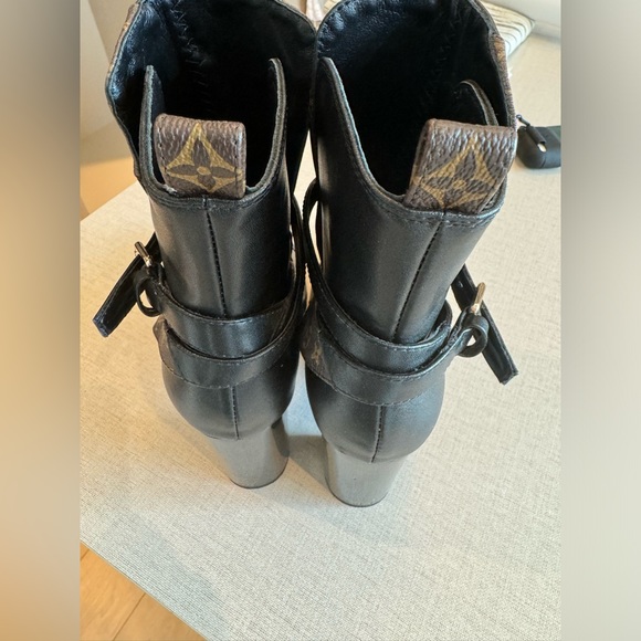 Louis Vuitton Star trail boots never worn - Picture 4 of 7